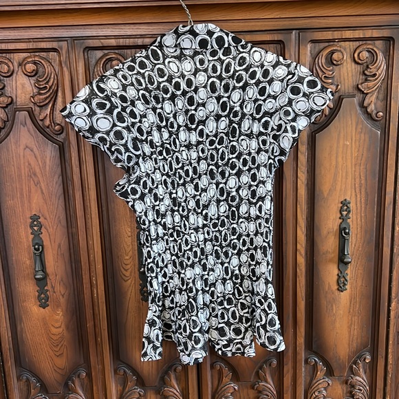 *Like New* Cute Skirt/Sleeveless Top Outfit-Small - Picture 4 of 10